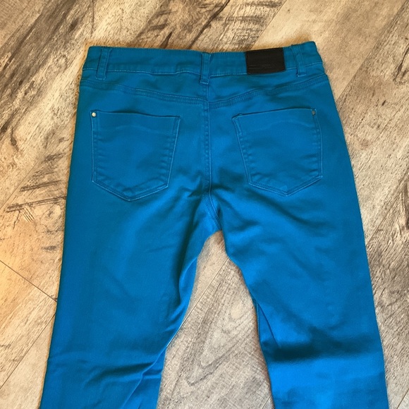 DKNY teal women’s skinny jeans. Soho skinny size 4 - Picture 3 of 7